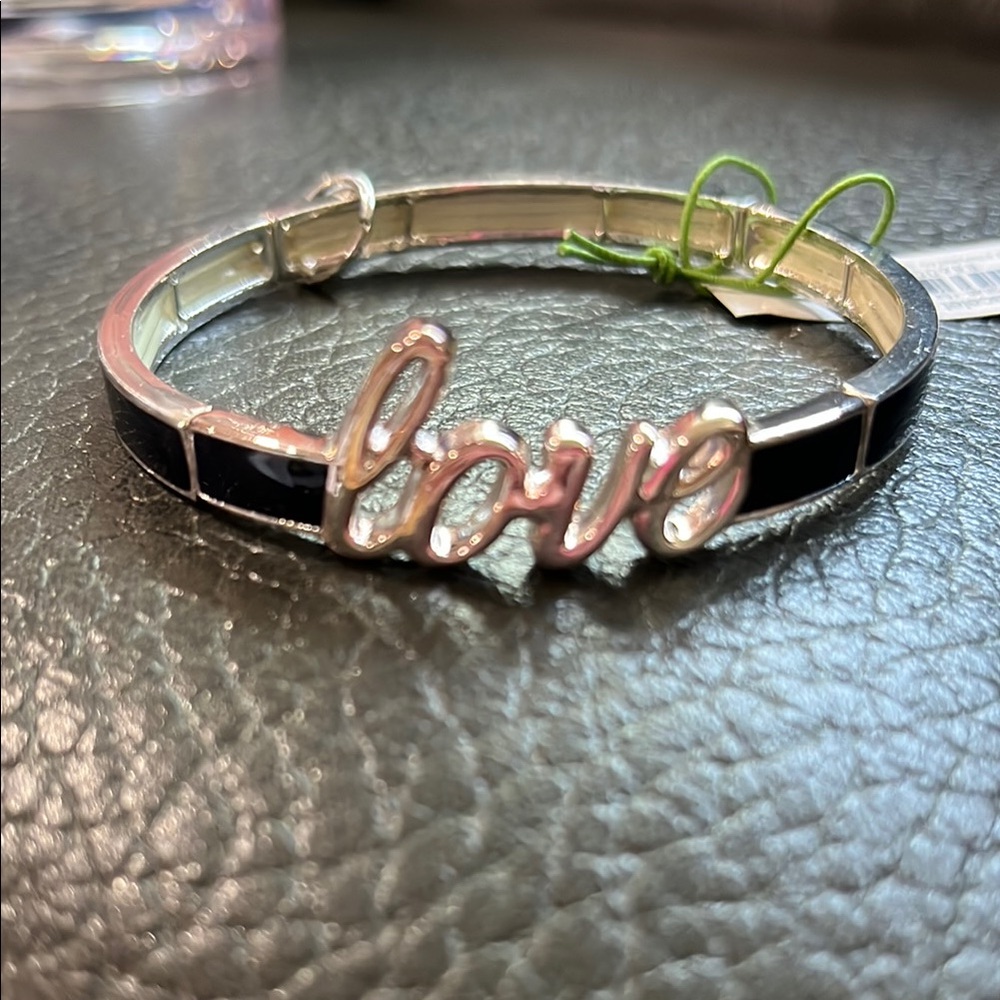 Vera Bradley stretch bracelet with love sign
